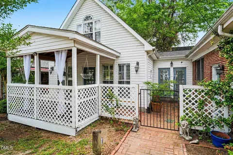 Exterior - 203 E Davis St, Smithfield, NC 27577 photo 3 of 4