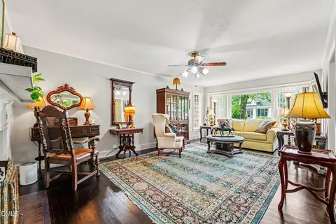Living - 203 E Davis St, Smithfield, NC 27577 photo 1 of 4
