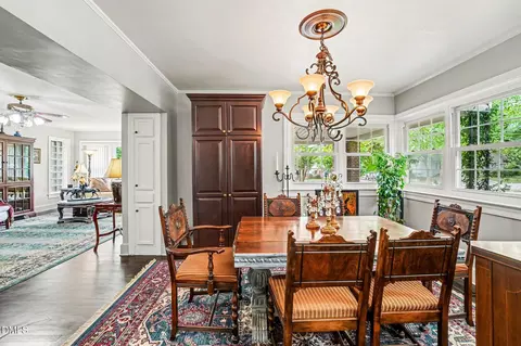 Dining - 203 E Davis St, Smithfield, NC 27577 photo 3 of 4