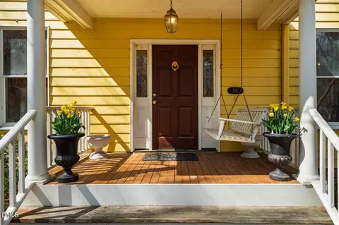 105 Bristol Dr, Chapel Hill, NC 27516