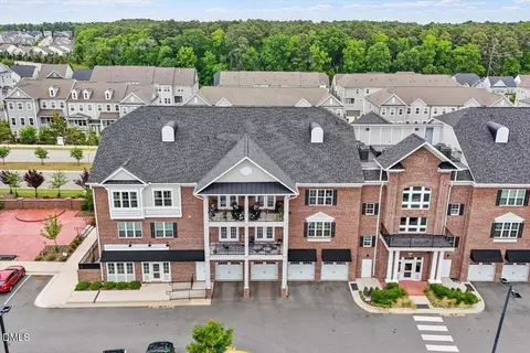 800 Gathering Park Cir #304, Cary, NC 27519