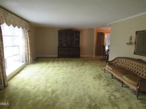 Living - 12 Cedar Dr, Smithfield, NC 27577 photo 6 of 9