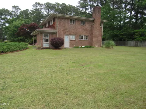 Exterior - 12 Cedar Dr, Smithfield, NC 27577 photo 4 of 14