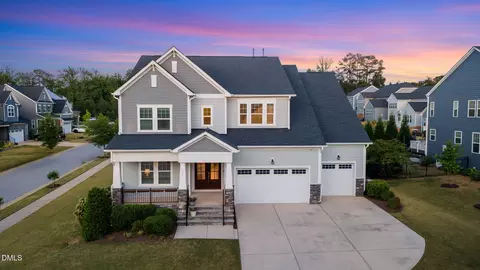 201 Ocean Jasper Dr, Holly Springs, NC 27540