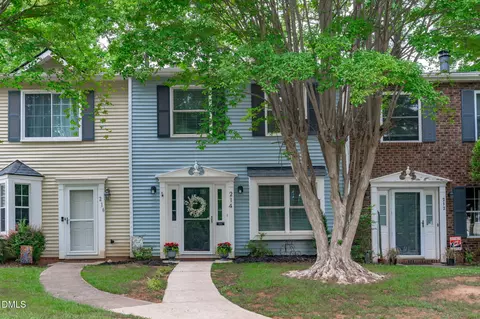 214 Rosebrooks Dr, Cary, NC 27513
