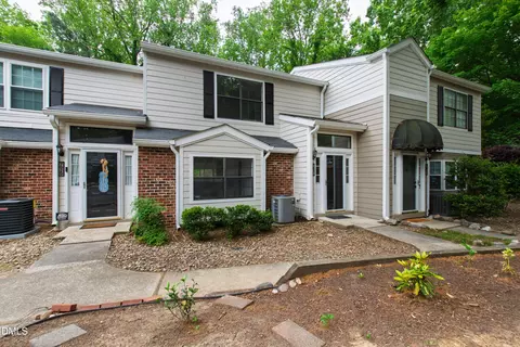 7831 Falcon Rest Cir, Raleigh, NC 27615
