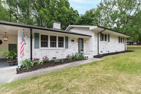 100 Old Meadowbrook Dr, Garner, NC 27529