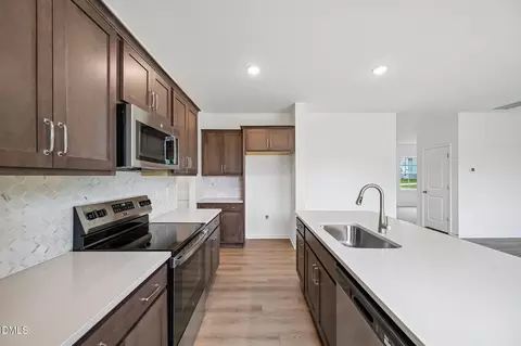 Kitchen - 6715 Jersey Rd #105, Middlesex, NC 27557 photo 6 of 7