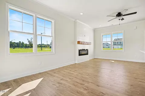 Living - 66 Evelene Way, Clinton, NC 28328 photo 2 of 2