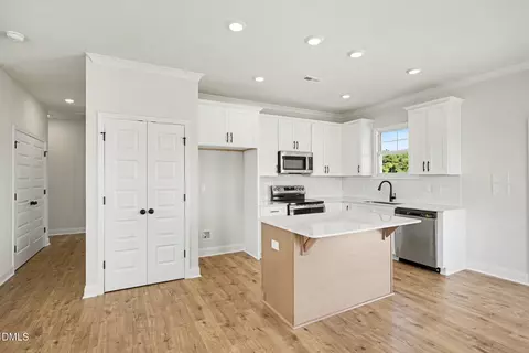 Kitchen - 66 Evelene Way, Clinton, NC 28328 photo 2 of 2