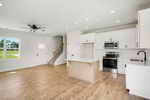 Kitchen - 66 Evelene Way, Clinton, NC 28328 photo 1 of 2