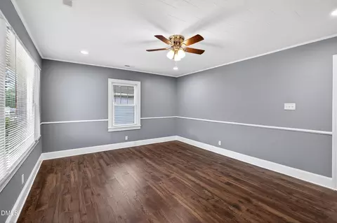 Living - 994 Maple St, Henderson, NC 27536 photo 2 of 2