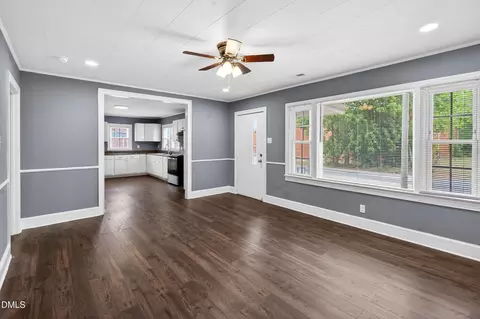 Living - 994 Maple St, Henderson, NC 27536 photo 1 of 2