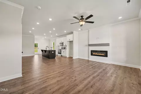 Living - 79 Evelene Way, Clinton, NC 28328 photo 3 of 3