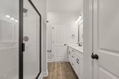 Bath - 79 Evelene Way, Clinton, NC 28328 photo 2 of 3