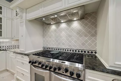 Kitchen - 367 Royal Sunset Dr, Durham, NC 27713 photo 4 of 5