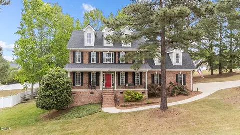 669 Kintyre Dr, Clayton, NC 27520