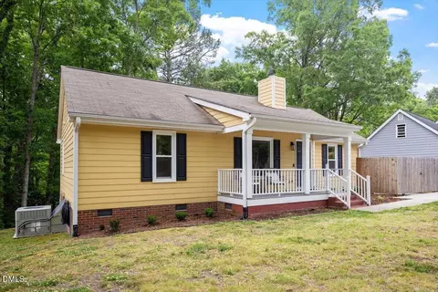 Exterior - 214 Evesham Ct, Wake Forest, NC 27587 photo 2 of 8