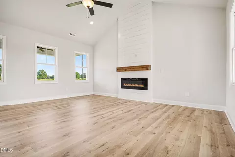 Living - 20 Evelene Way, Clinton, NC 28328 photo 3 of 4