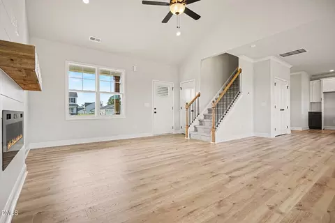 Living - 20 Evelene Way, Clinton, NC 28328 photo 1 of 4