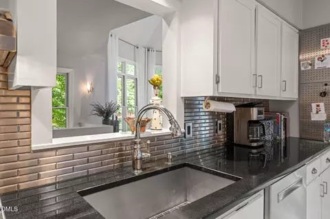 Kitchen - 1401 Old Trinity Cir, Raleigh, NC 27607 photo 6 of 6