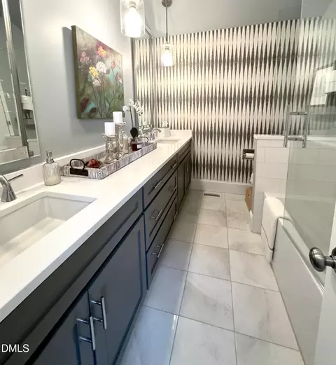 Bath - 1401 Old Trinity Cir, Raleigh, NC 27607 photo 7 of 10