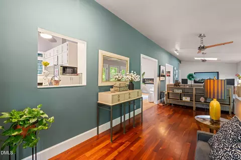 Entry Way - 1401 Old Trinity Cir, Raleigh, NC 27607 photo 4 of 7
