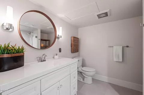 Bath - 1401 Old Trinity Cir, Raleigh, NC 27607 photo 8 of 10