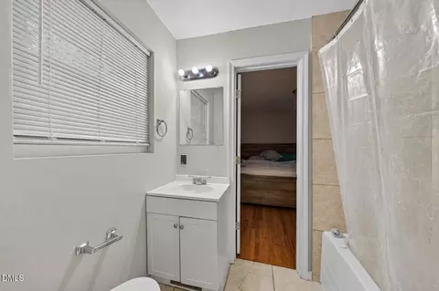 Bath - 1208 Rosedale Ave, Durham, NC 27707 photo 2 of 2