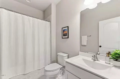 Bath - 1517 Sandybrook Ln, Wake Forest, NC 27587 photo 4 of 5