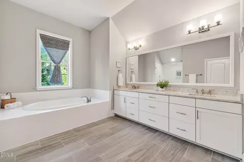 Bath - 1517 Sandybrook Ln, Wake Forest, NC 27587 photo 3 of 5