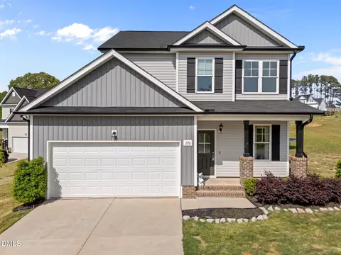 220 Brisbane Dr, Zebulon, NC 27597