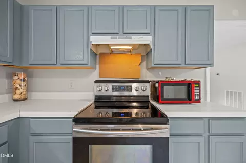 Kitchen - 64 Marie Ct, Willow Spring, NC 27592 photo 4 of 6