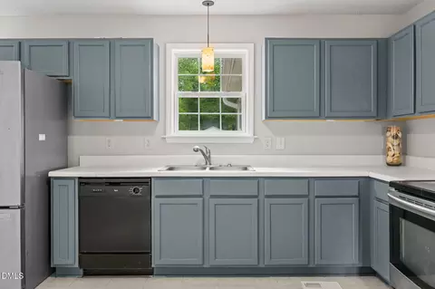 Kitchen - 64 Marie Ct, Willow Spring, NC 27592 photo 2 of 6