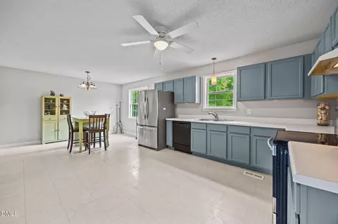 Kitchen - 64 Marie Ct, Willow Spring, NC 27592 photo 6 of 6