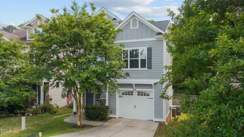 208 Log Pond Ct, Apex, NC 27502