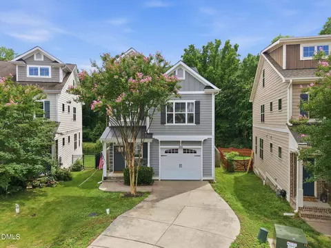 208 Log Pond Ct, Apex, NC 27502