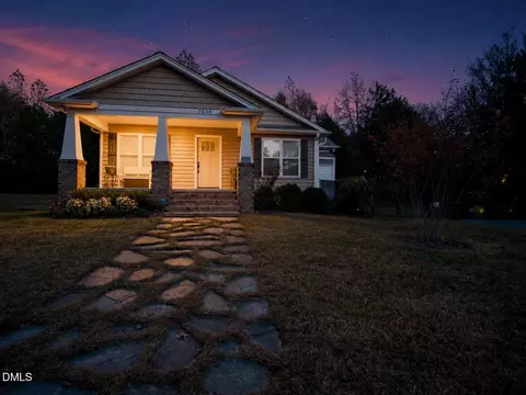 7046 Holts Store Rd, Burlington, NC 27215