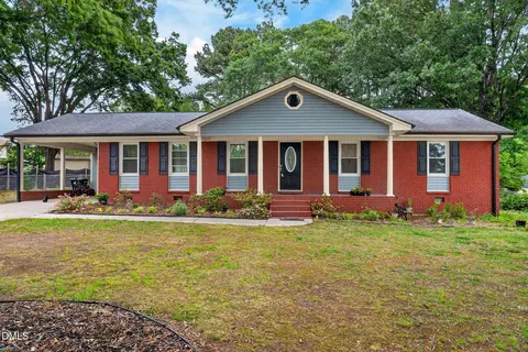 102 W Merlin Dr, Knightdale, NC 27545