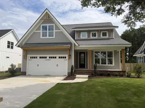 324 Powhatan Dr, Fuquay Varina, NC 27526