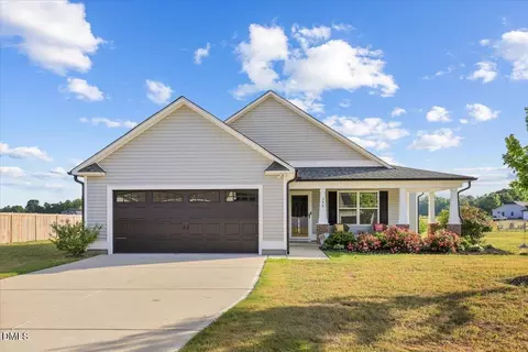 398 Sandcastle Ln, Four Oaks, NC 27524