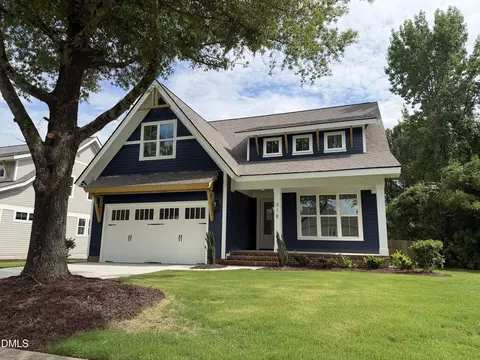 318 Powhatan Dr, Fuquay Varina, NC 27526