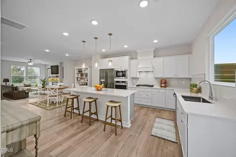 133 Broadway St, Knightdale, NC 27545