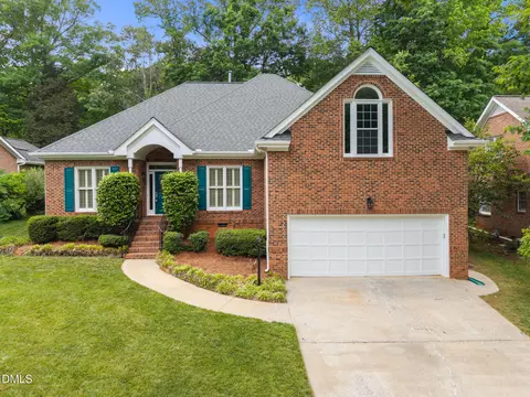 101 Coventry Ln, Cary, NC 27511