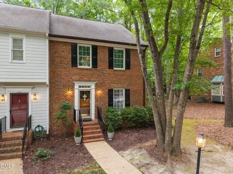 562 Weathergreen Dr, Raleigh, NC 27615
