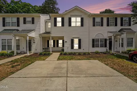 512 Misty Groves Cir, Morrisville, NC 27560