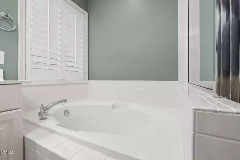 Bath - 5109 Middleton Rd, Durham, NC 27713 photo 4 of 6