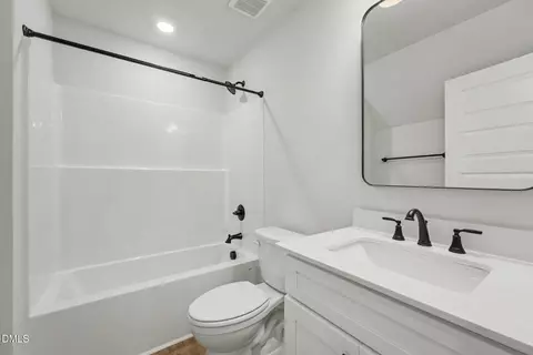 Bath - 99 Evelene Way, Clinton, NC 28328 photo 2 of 2