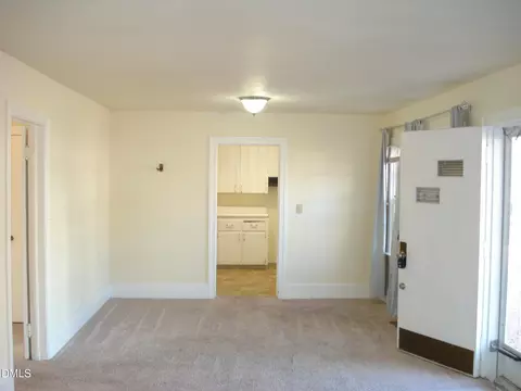 Living - 202 N Wayne Ave, Dunn, NC 28334 photo 3 of 4