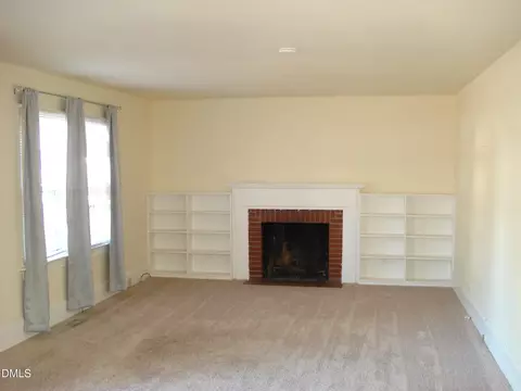 Living - 202 N Wayne Ave, Dunn, NC 28334 photo 1 of 4
